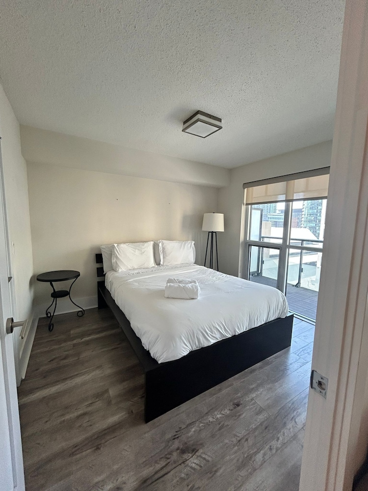 Traditional Apartment, Multiple Beds
