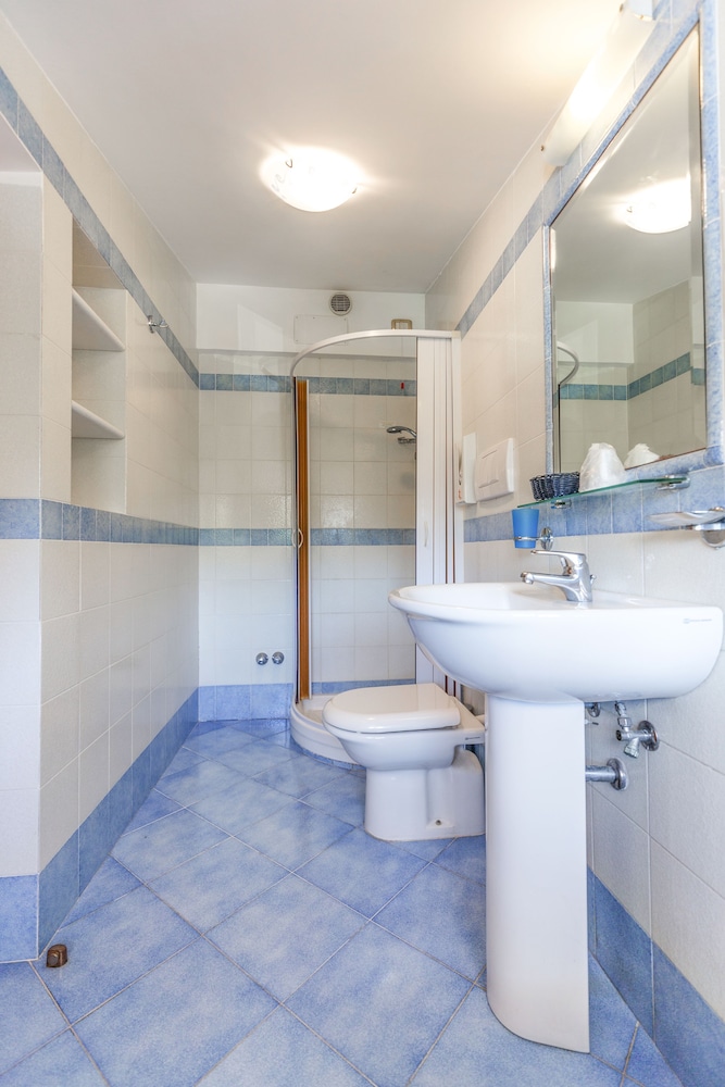 Double or Twin Room, Sea View photo 3