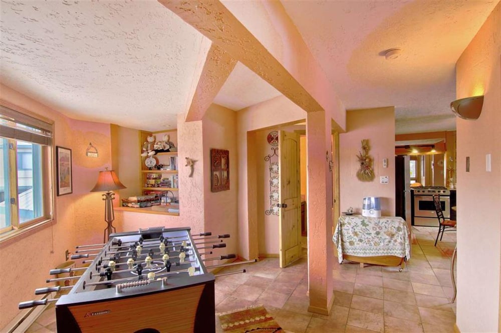 Condo, 2 Bedrooms, 2 Bathrooms photo 3