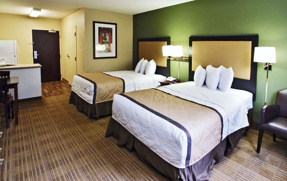 Suite, 2 Queen Beds, Non Smoking (Efficiency) photo 2