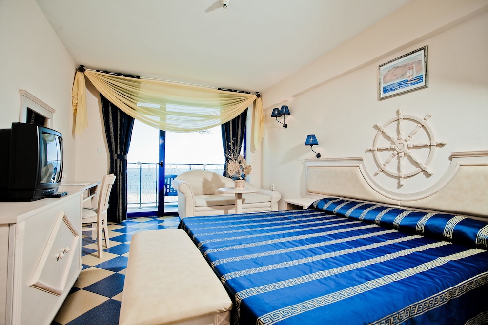 Double Room, Sea View - Photo 11