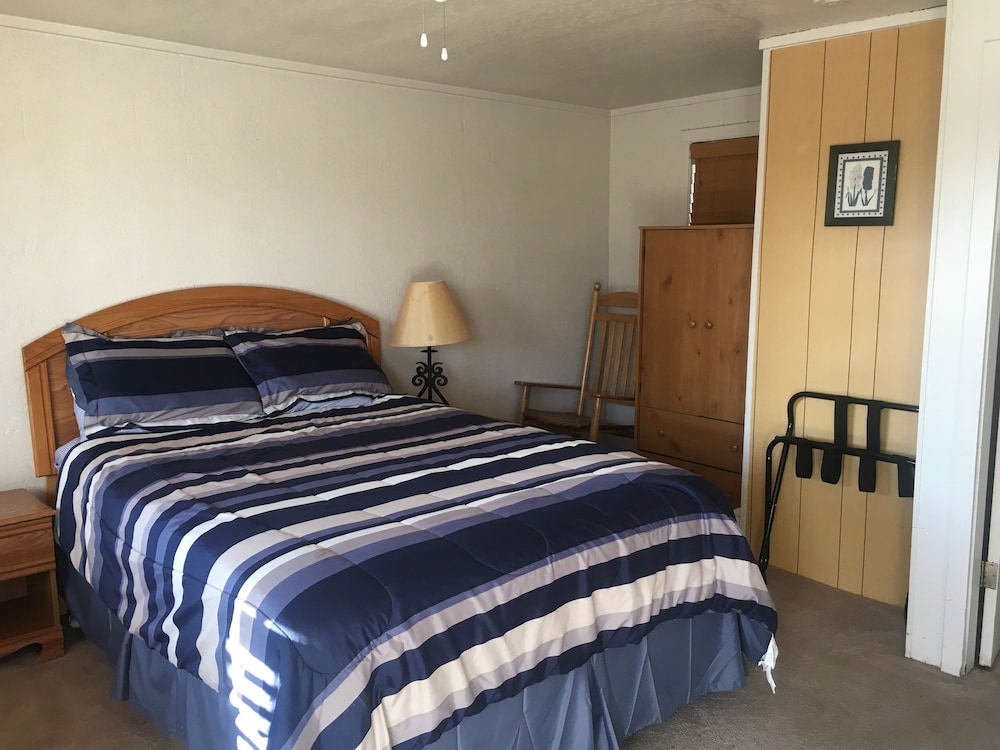 Deluxe Single Room, 1 Queen Bed, Non Smoking - Photo 1