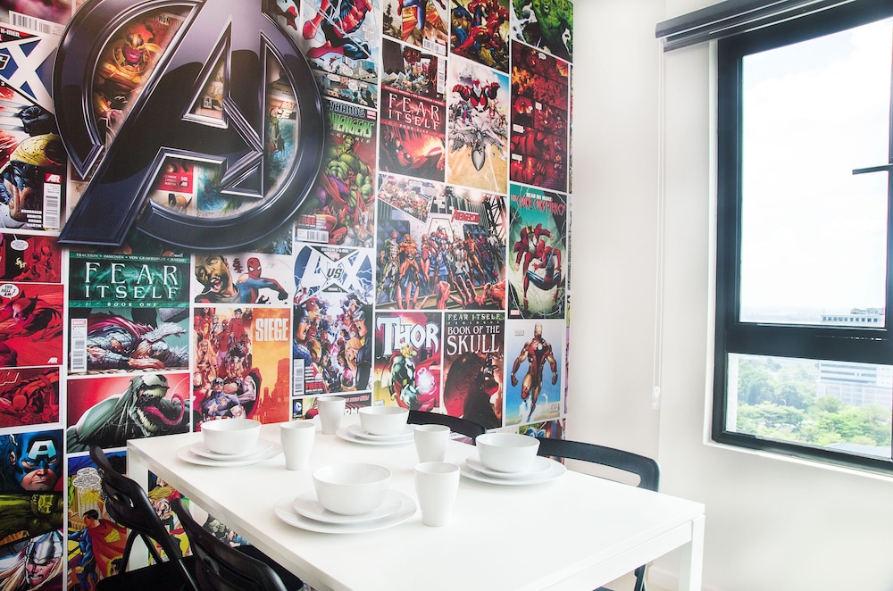 Classic Two Bedroom Apartment (Superhero)