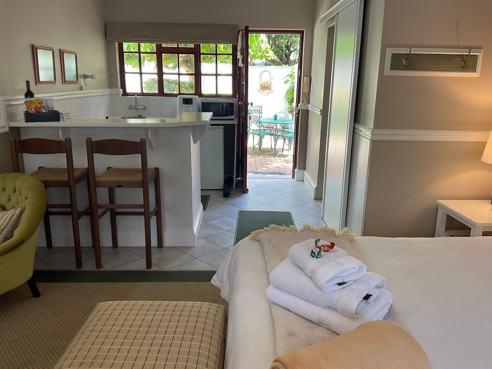 Luxury Room (1) - Photo 10
