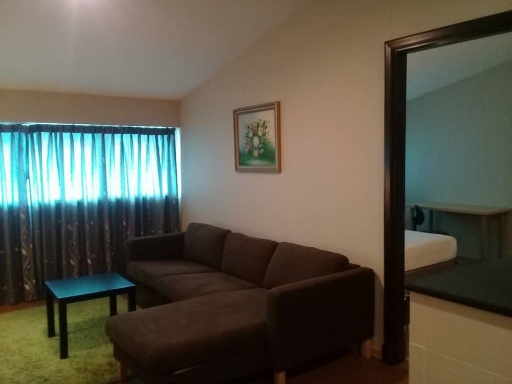 Family Room, 1 Bedroom photo 3