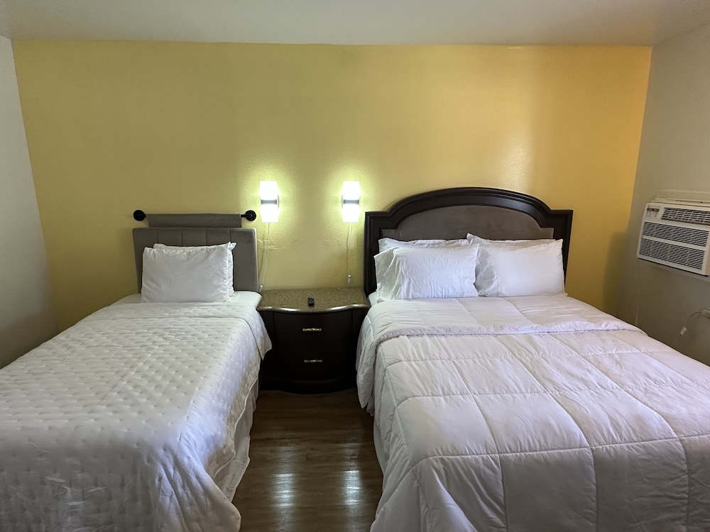 Deluxe Triple Room, Multiple Beds, Non Smoking photo 3