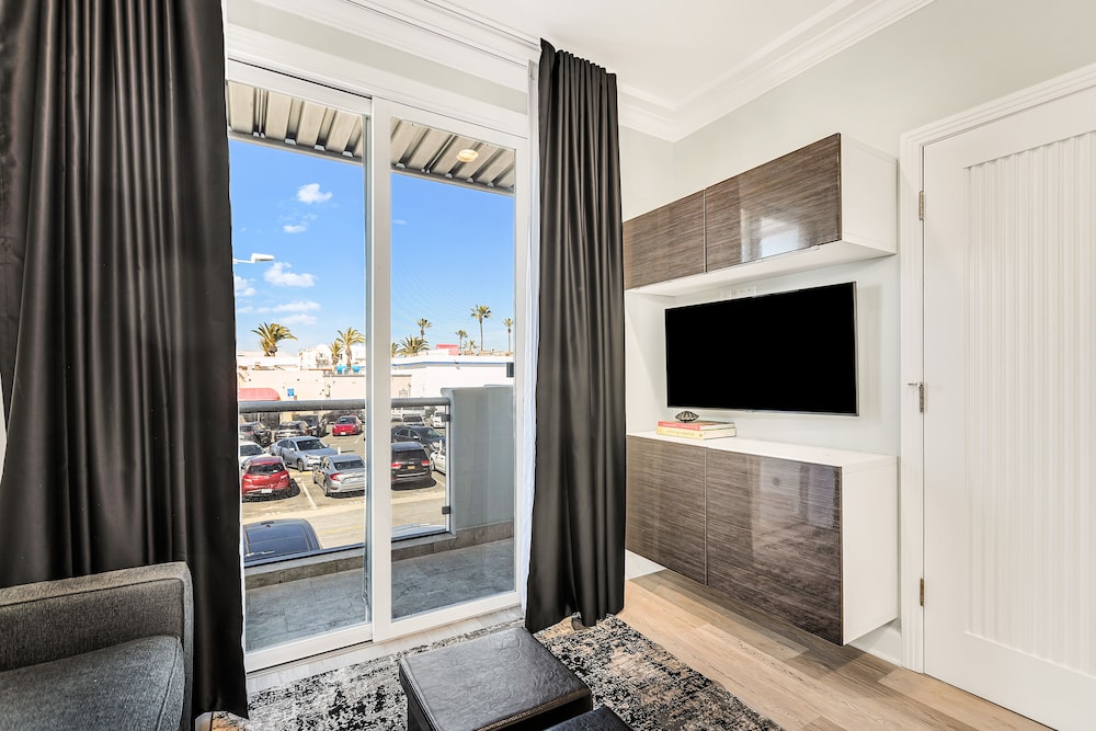 Sunset Suite photo 3