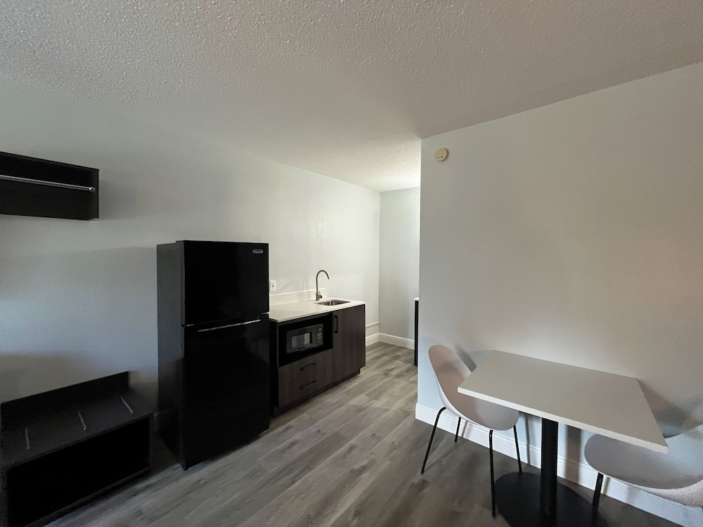 Standard Room, 2 Double Beds, Non Smoking, Kitchenette - Photo 1