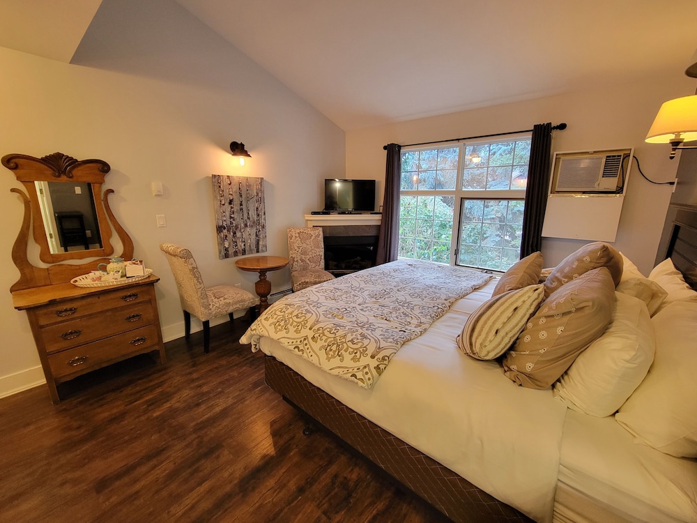 Royal Room photo 2