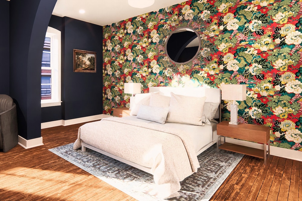 Madame Lous Room photo 2