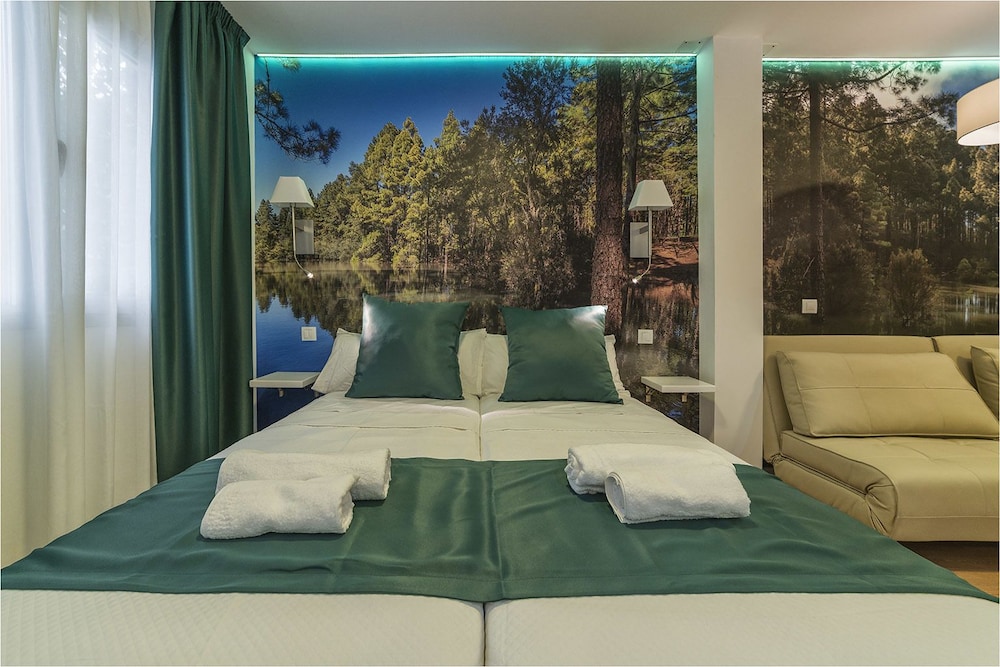 Studio Suite, 1 Queen Bed with Sofa bed