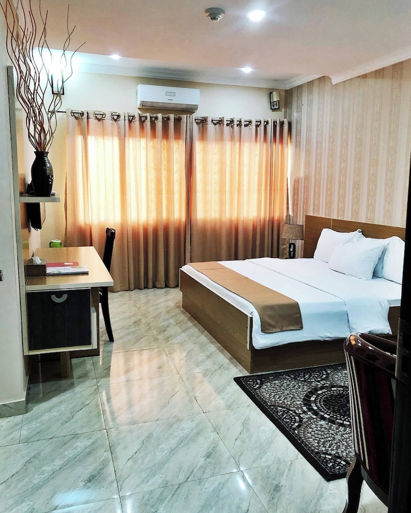 Deluxe Room, Balcony, City View