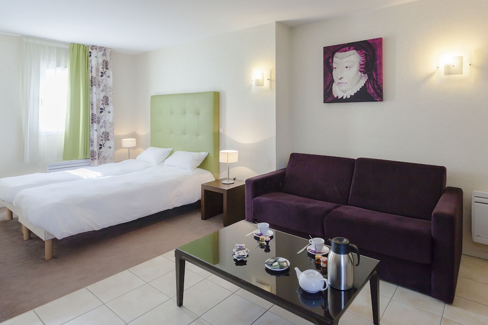 Standard Studio, 2 Twin Beds