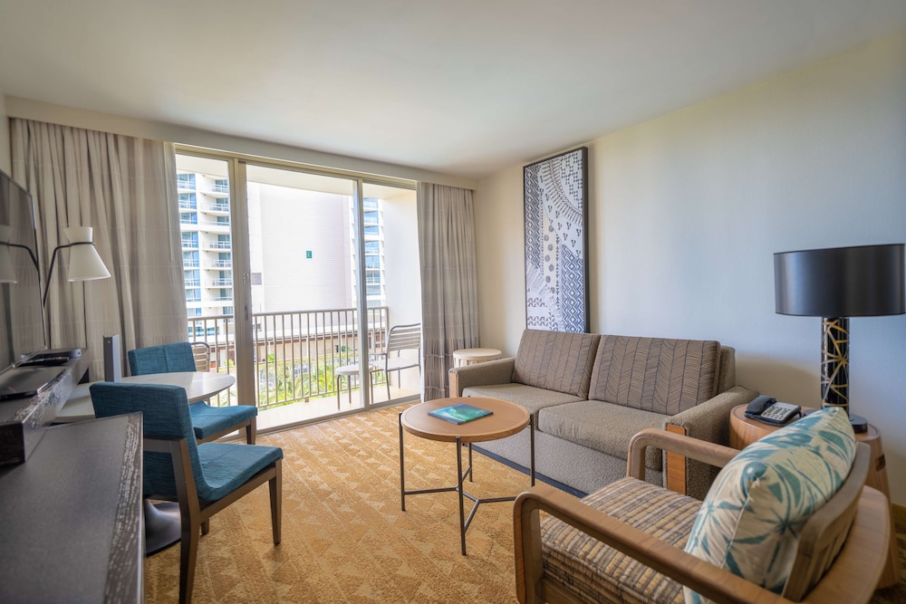 Suite, 1 Bedroom, Balcony, Pool View - Photo 9