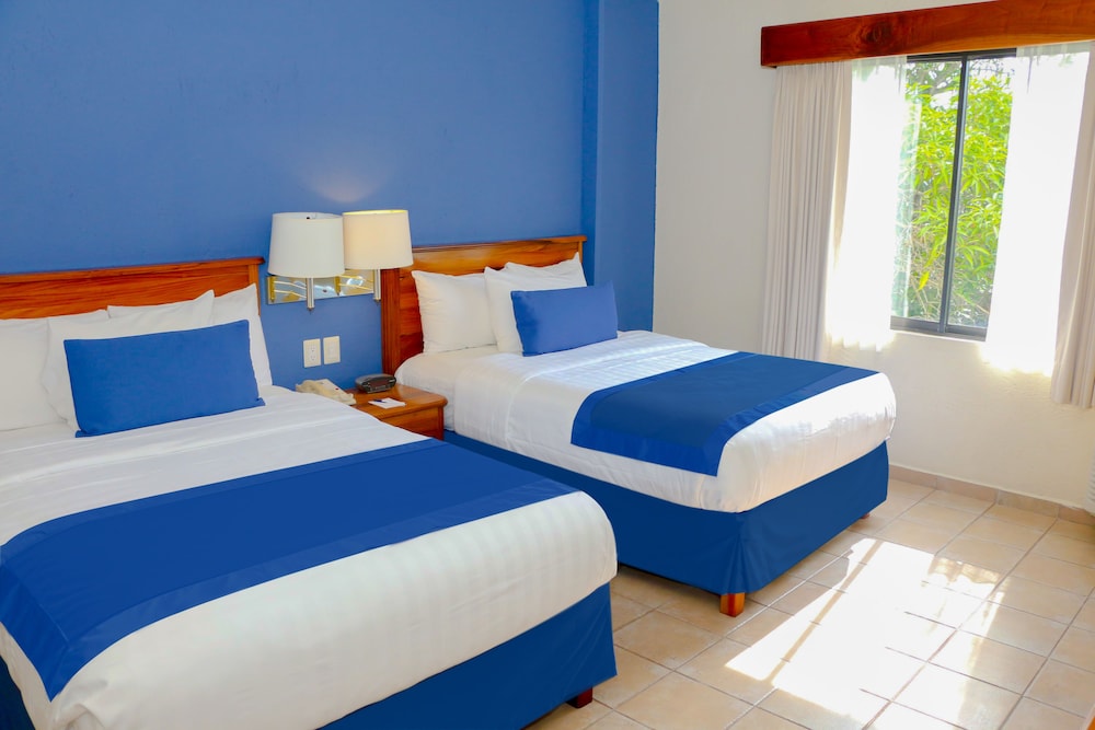 Suite, 2 Double Beds, Non Smoking - Photo 17