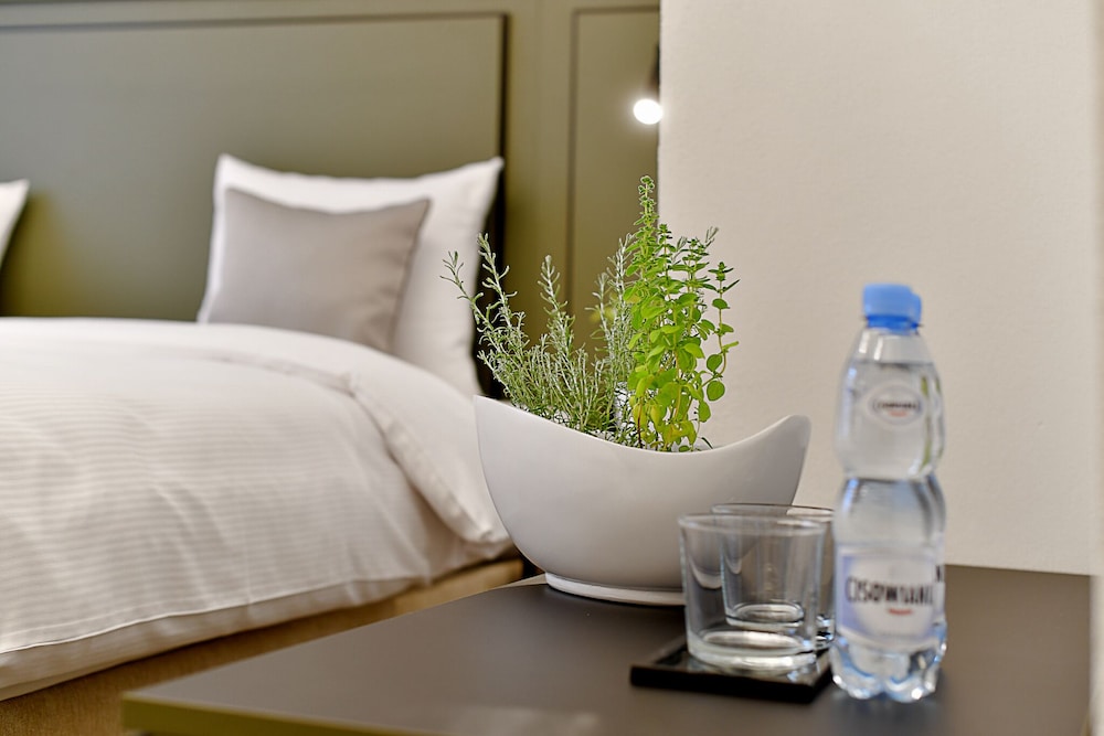 Standard Twin Room - Photo 17