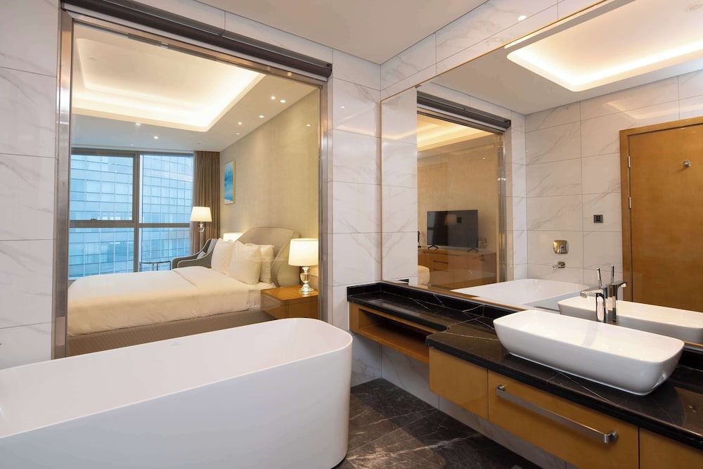 Executive Room, 1 King Bed photo 3