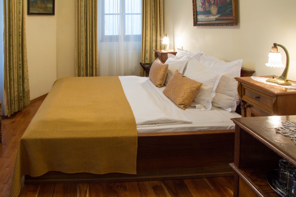 Available room
