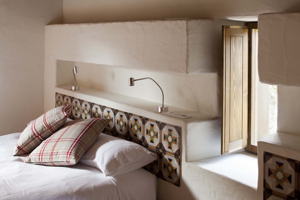 Superior Triple Room, Ensuite (El Plataner) photo 3