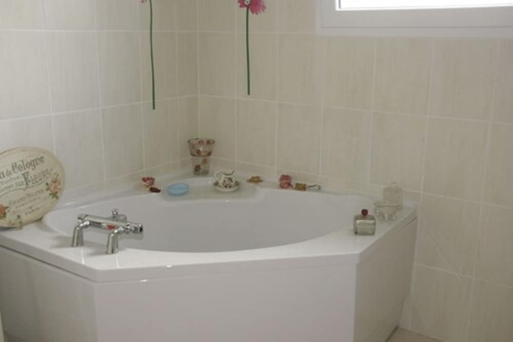 Double Room, Shared Bathroom photo 3