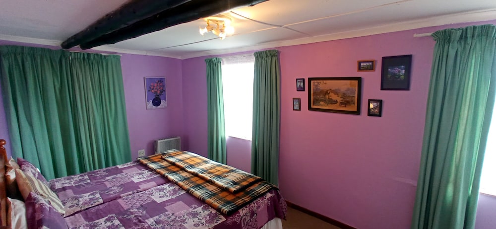 Kimmeridge Suite photo 2