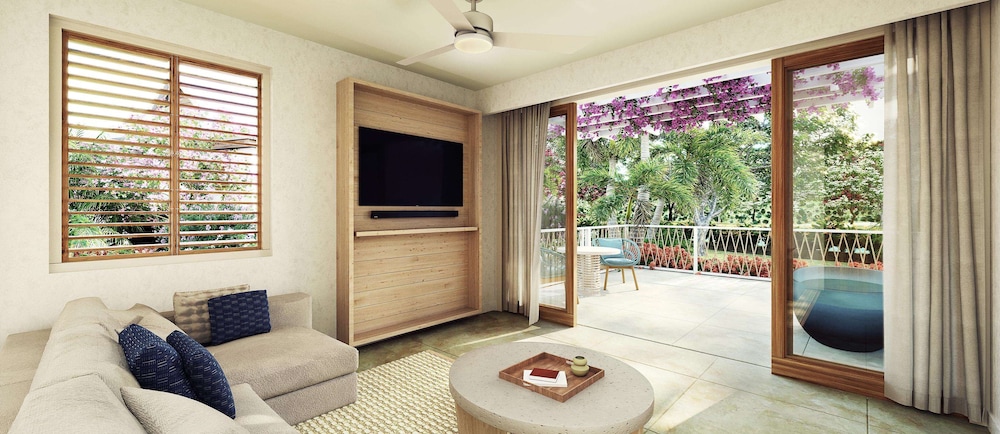 One-Bedroom Garden Butler Suite with Patio Tranquility Soaking Tub (VF) photo 3