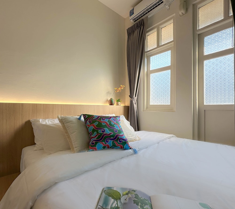 Comfort Studio, 1 King Bed photo 1