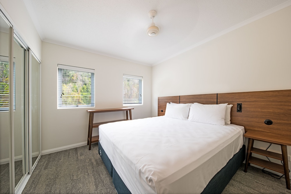 1 Bedroom Ocean View Apartment - Photo 6