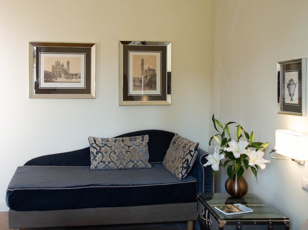 Premium Triple Room photo 3