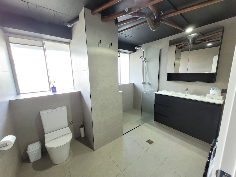 2 Bedroom 2 Bathroom Newly Renovated Apartment (Unit 10) photo 3