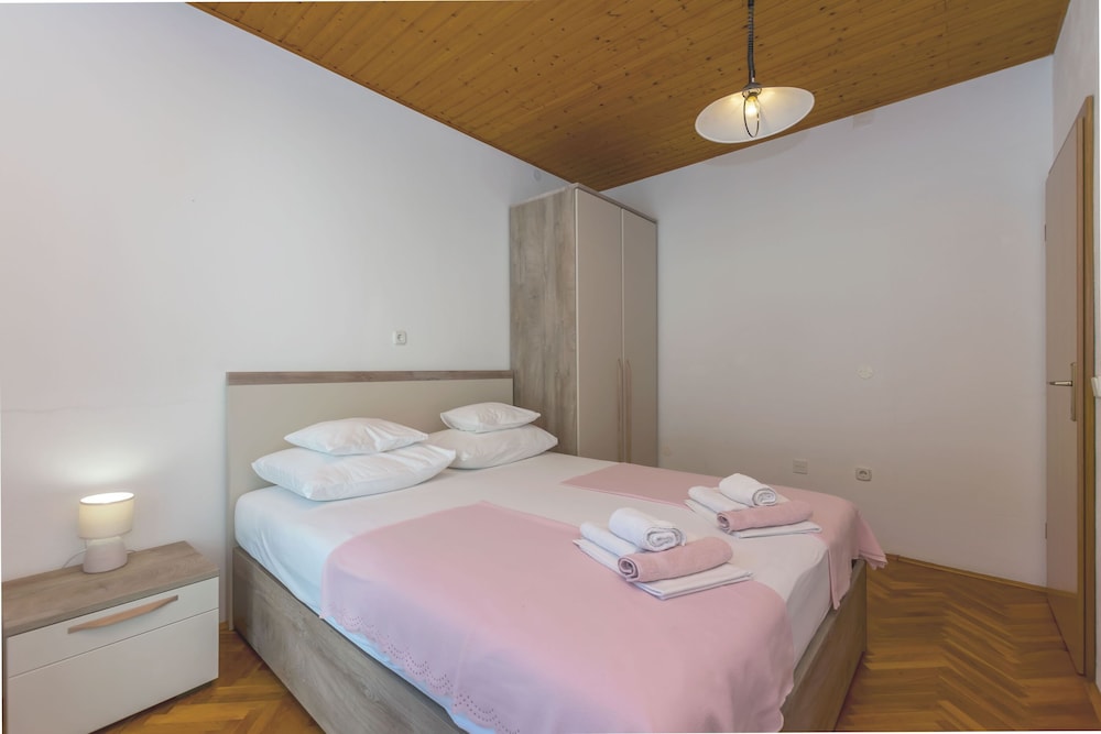 Apartment (A1) photo 2