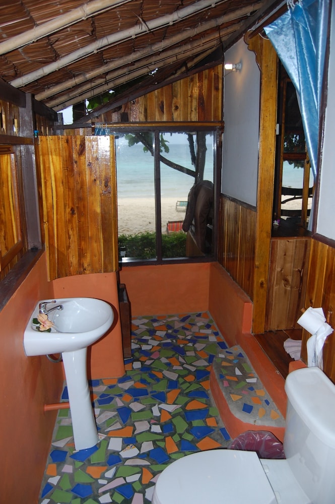 Beach Front Bungalow - Fan Room photo 2