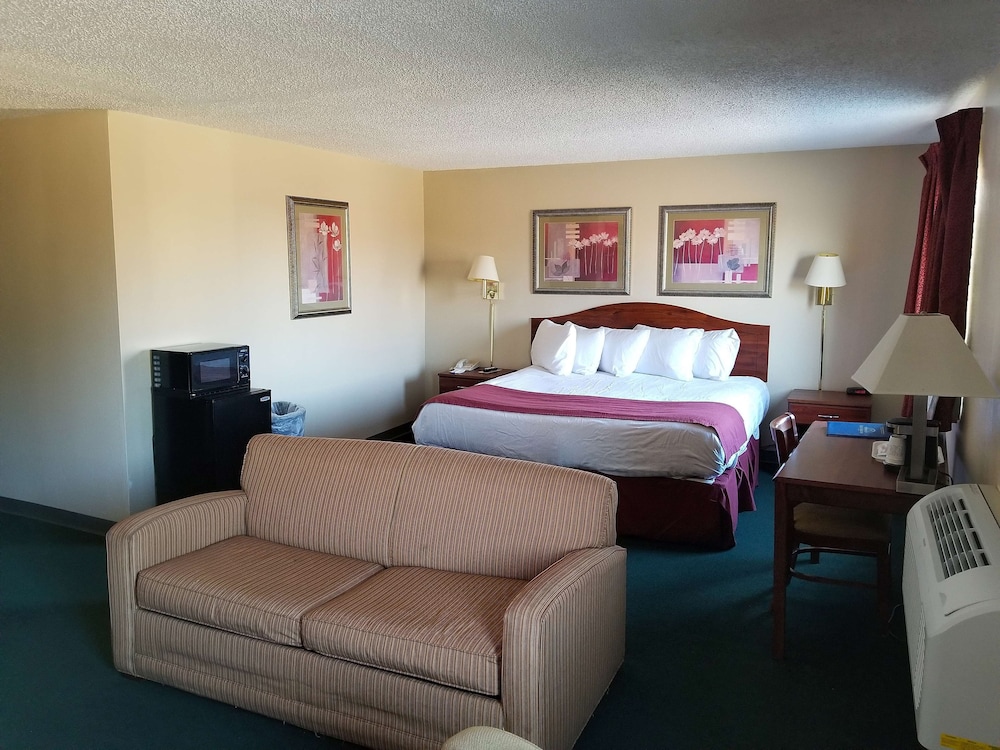Suite, 1 King Bed, Bathtub - Photo 1