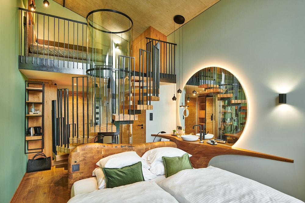 Gallery Quadruple Room