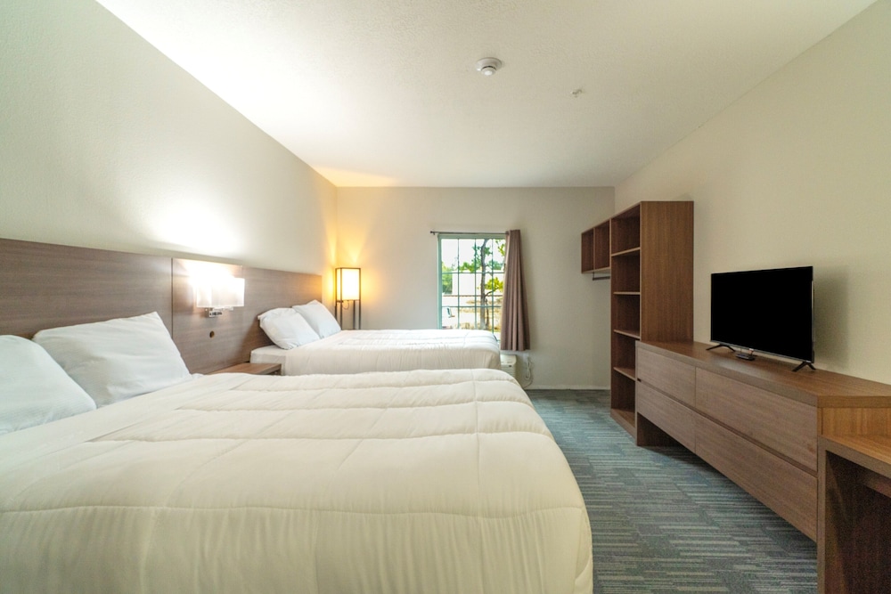 Room, 2 Queen Beds, Non Smoking photo 2
