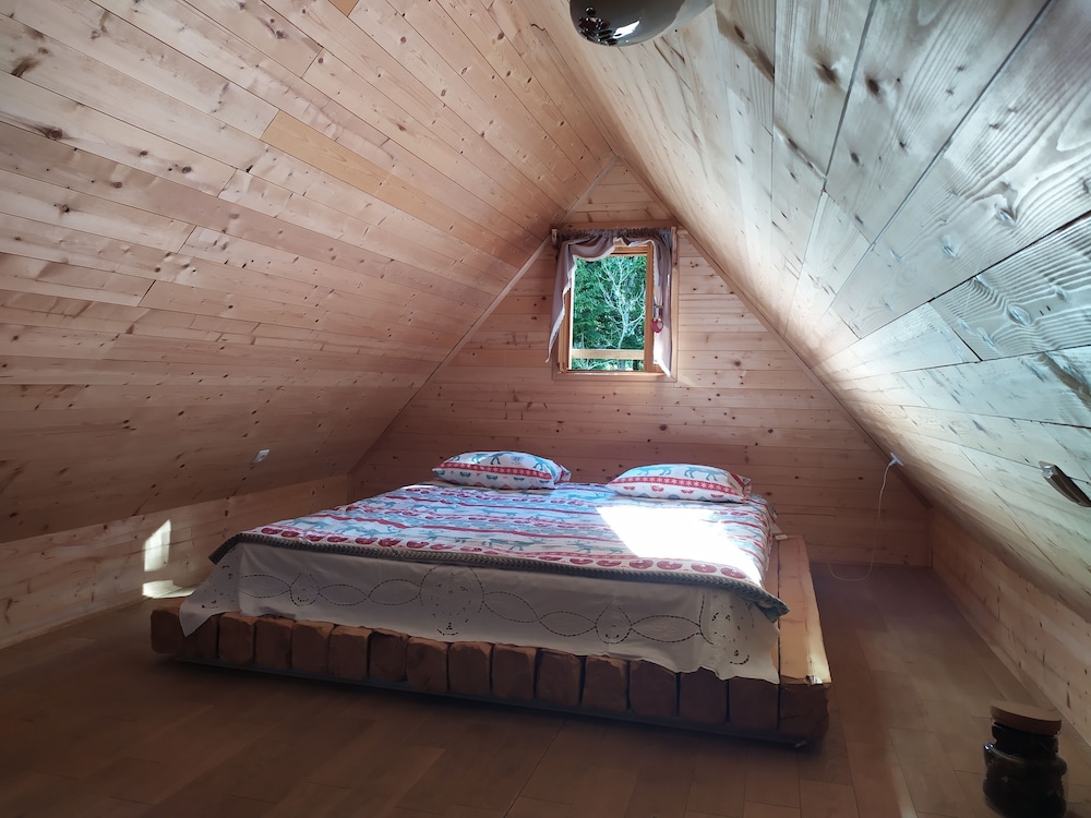 Romantic Cabin, 1 Bedroom, River View, Overwater photo 3