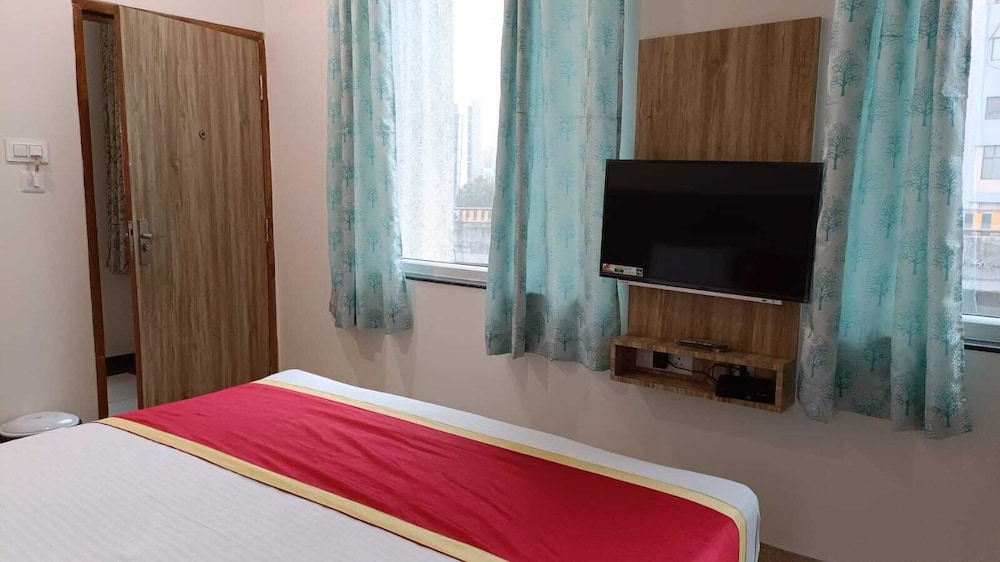 Deluxe Room - Photo 2