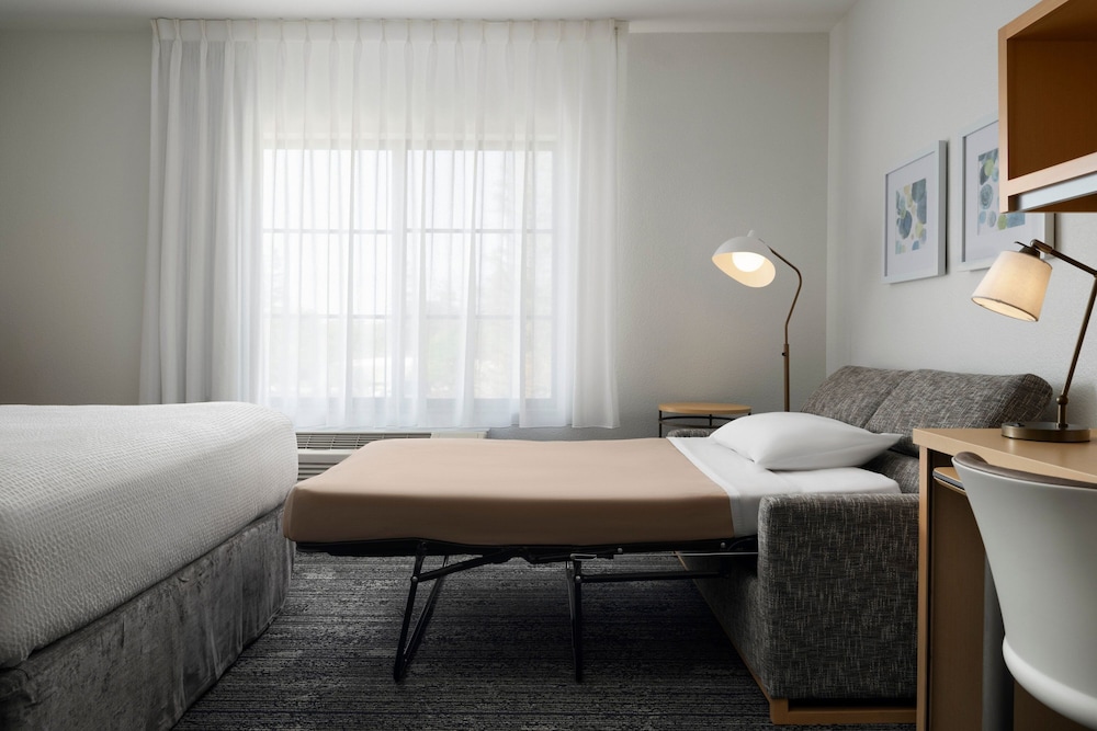 Studio, 1 King Bed (Mobility/Hearing Accessible, Tub) photo 1