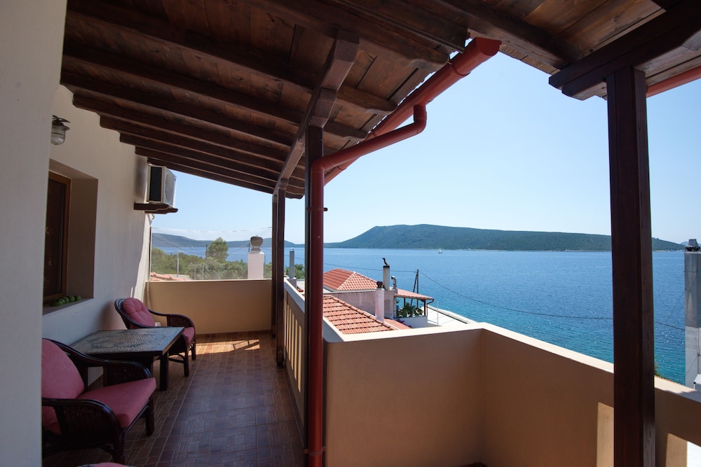Apartment, 1 Bedroom, Sea View photo 2