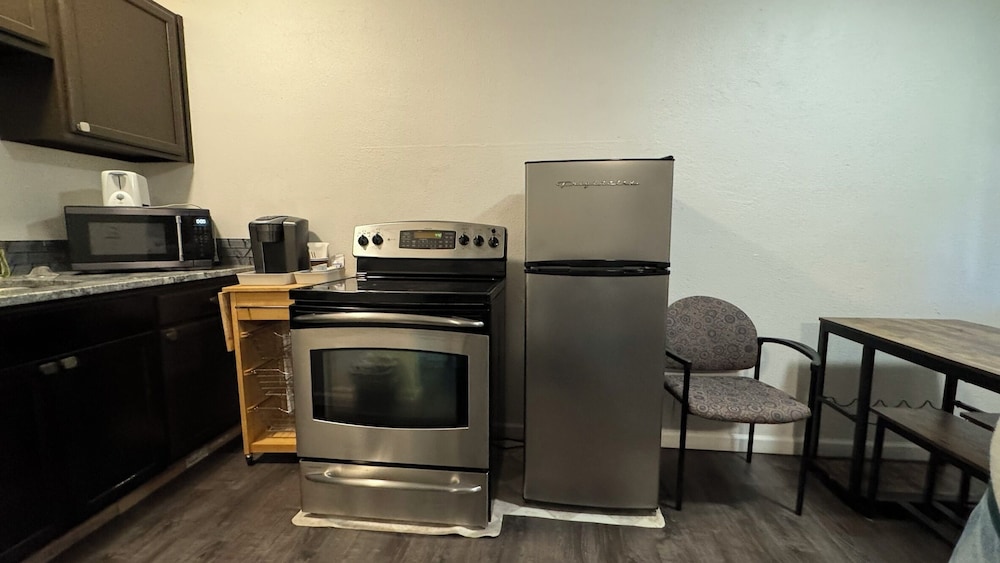 Deluxe Studio Suite photo 2