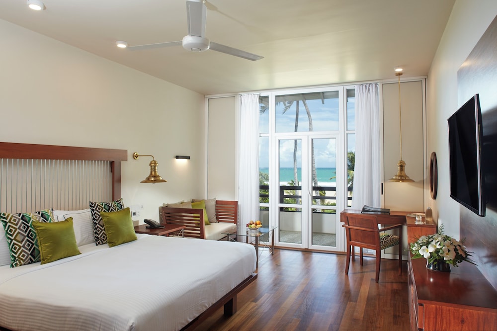 Deluxe King Room - Photo 2