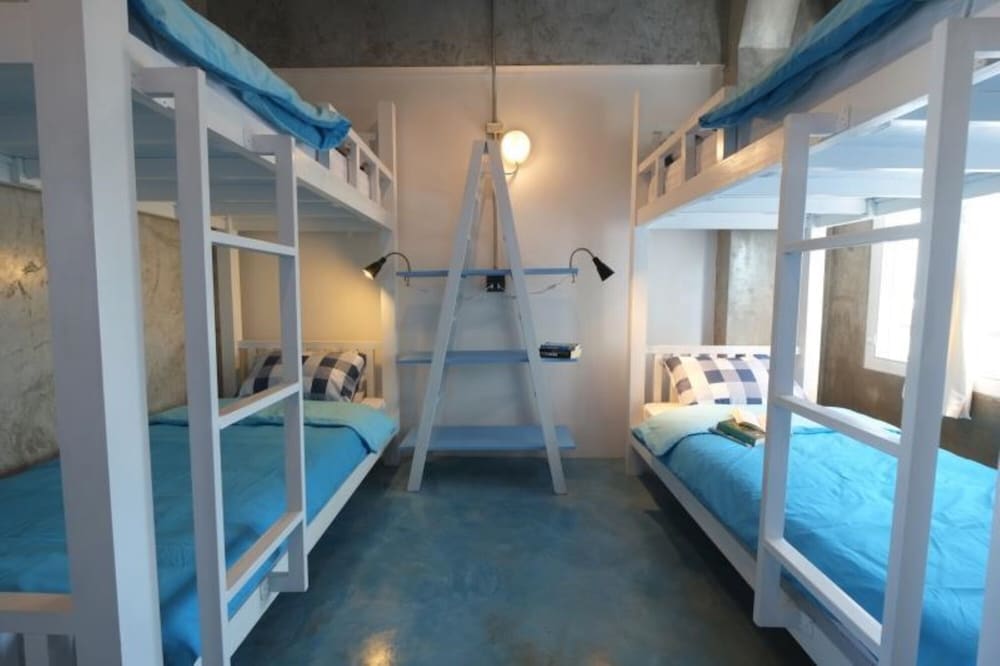 Family Quadruple Room (Air-Condition) photo 3