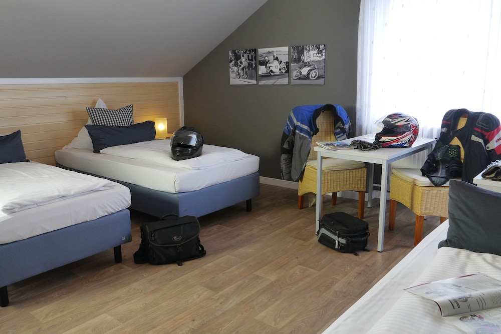 Classic Double or Twin Room, Balcony photo 2