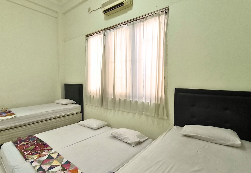 Family Room - Photo 3