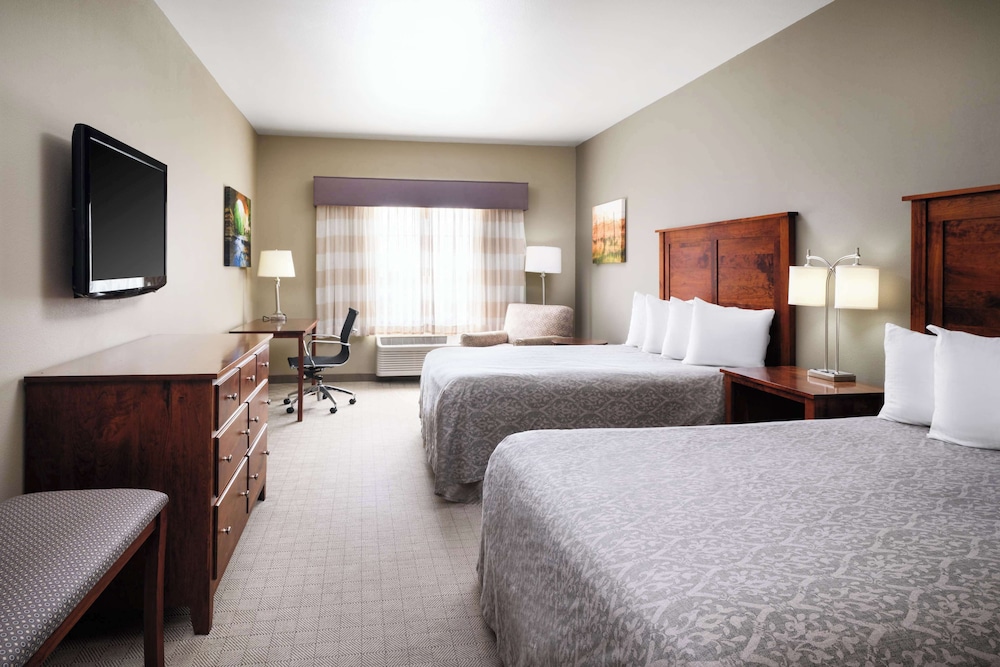 Standard Room, 2 Queen Beds, Non Smoking, Refrigerator & Microwave photo 1