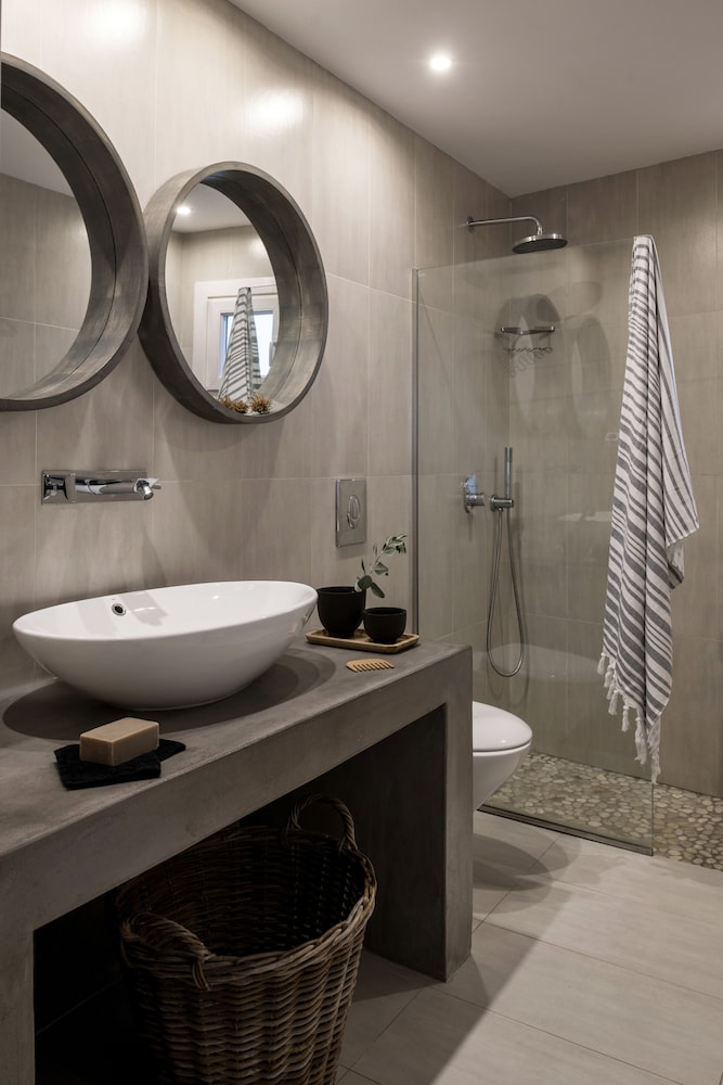 Deluxe Room, Private Pool - Photo 17