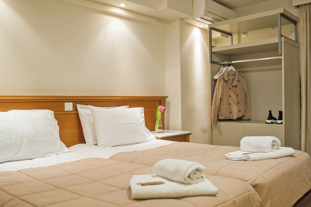 Quadruple Room with Spa Bath - Photo 7