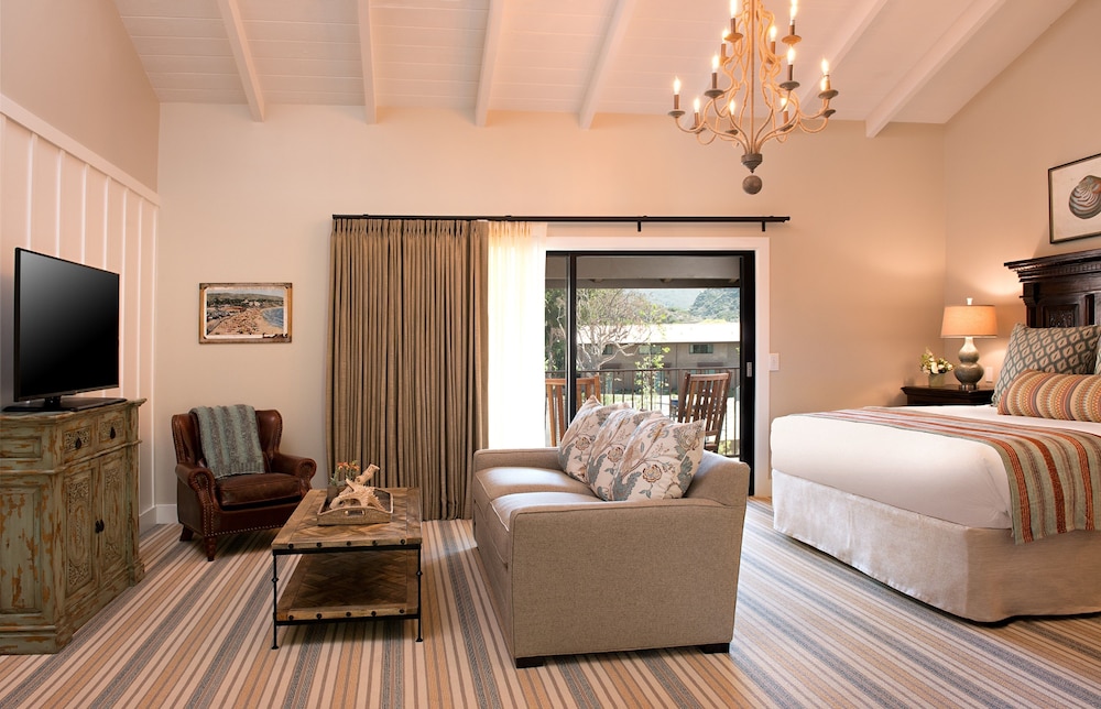 Junior Studio Suite, 1 King Bed with Sofa bed (Creekside) - Photo 1