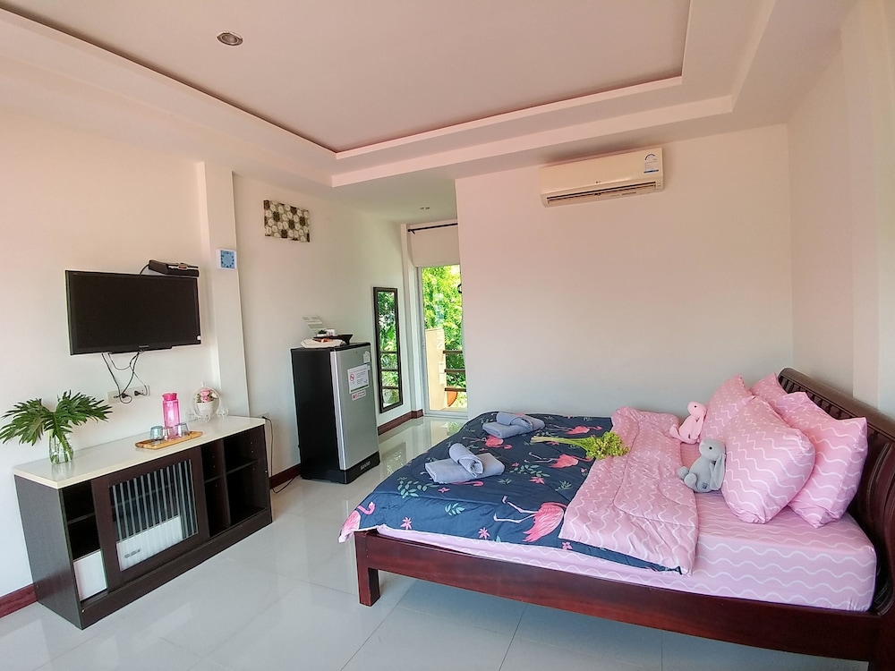 Deluxe Room with Balcony photo 1