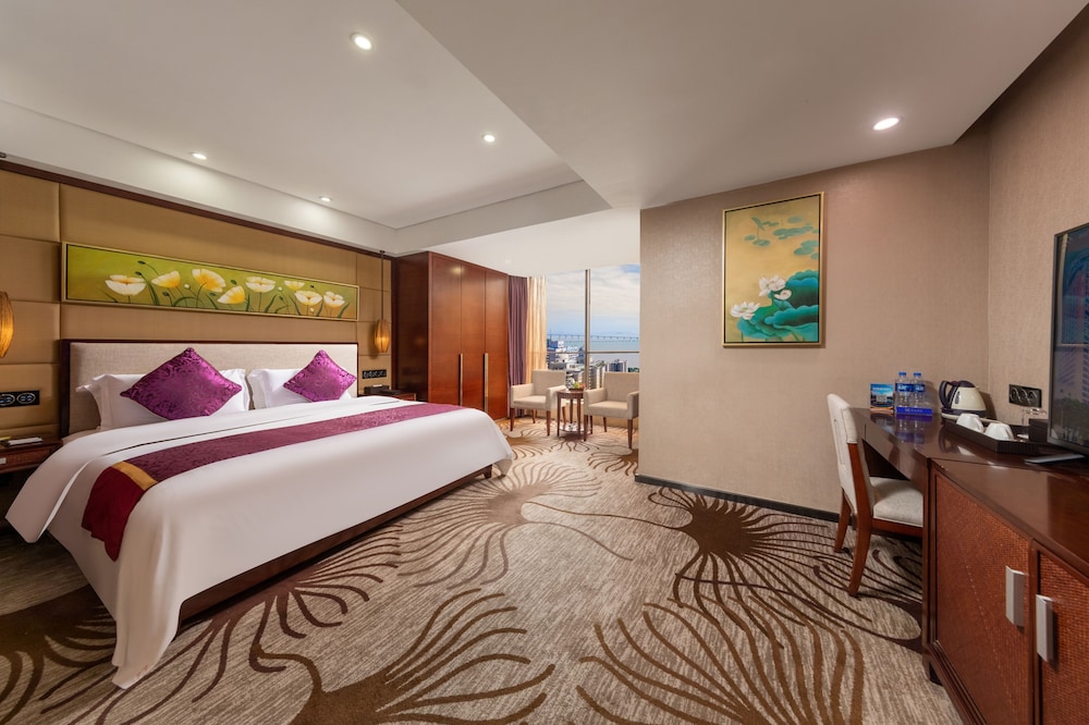 Deluxe Room, 1 King Bed